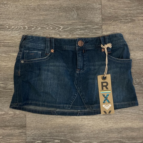 *NWT* Roxy Y2K micro mini jean skirt - Picture 1 of 3